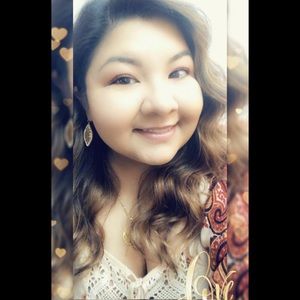 Meet your Posher, Yesi